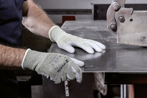 Jak dobierać rękawice robocze do charakteru pracy?