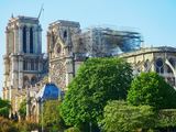 Mocowania oraz przekazanie know-how z zakresu techniki zamocowań wsparciem dla katedry Notre Dame 