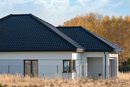 Czym się charakteryzują różne rodzaje powłok w dachówkach ceramicznych oraz dachówki bez powłoki