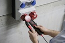 Pod napięciem, ale bezpiecznie. Co powinno znaleźć się w mobilnym warsztacie elektryka?