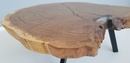 Naturalne słoje drewna jako element dekoracyjny stolików kawowych 