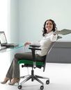 Aranżacja wnętrz: fotel biurowy Bejot stworzony dla kobiet