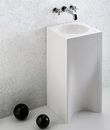Wyposażenie łazienki: Pierwsza na rynku wolnostojąca umywalka