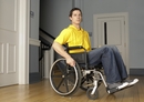 Jak aranżować komfortowe mieszkanie dla osoby poruszającej się na wózku inwalidzkim?