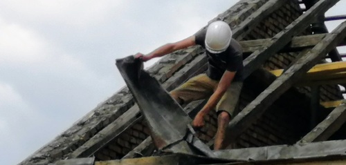 Od poddasza po kabel: jak budynki mieszkalne stają się pułapką ogniową