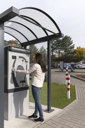 Kontrola wjazdu za pomocą automatycznych szlabanów.
