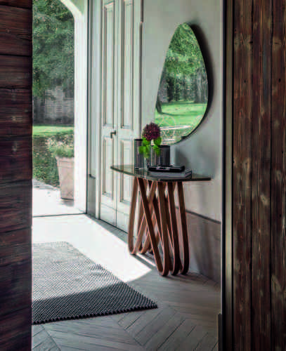 Dobrze zaplanowana dekoracja ścienna odmieni każde wnętrze - oto 7 pomysł&oacute;w na pustą ścianę