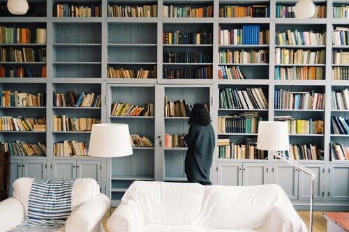 Kilka pomysłów na biblioteczkę w domu