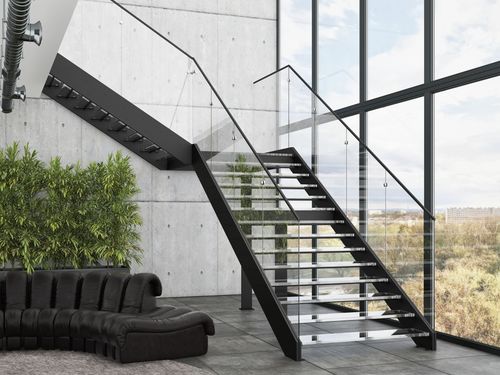 Z jakiego materiału schody do wnętrza będą najlepszym wyborem - drewniane, metalowe czy szklane?