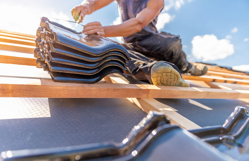 Papa czy membrana? Zanim wybierzesz, zadaj właściwe pytanie o potrzeby dachu