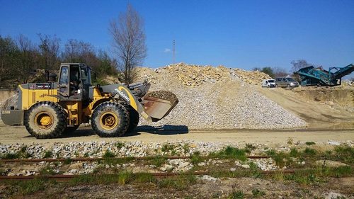 Specjalizujemy się w produkcji i transporcie kruszyw