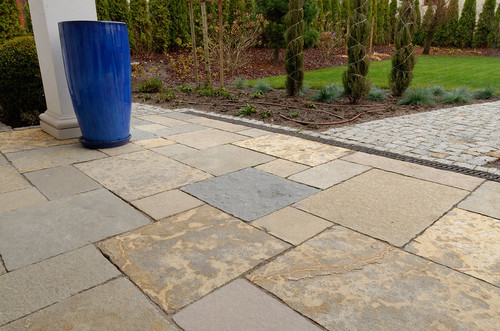 Jak przygotować kamień naturalny w ogrodzie na zimę &ndash; 3 kluczowe kroki