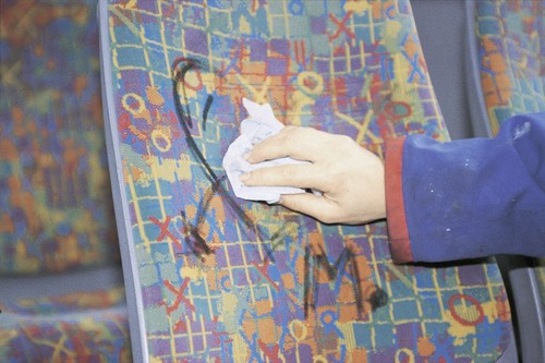 Kiedy grafiti na ścianach i elewacjach nie jest sztuką, to jak skutecznie pozbyć się szpecących napisów?