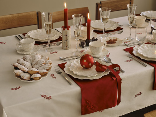 Holiday Harmony – świąteczny stół w rytmie czerwieni, złota i ukojenia