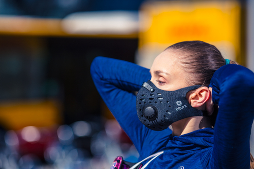 Czy możliwe jest normalne oddychanie w masce filtrującej?