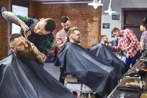 Przedsiębiorcy, którzy chcą promować się na rynku lokalnym, powinni zadbać o firmową wizytówkę Google