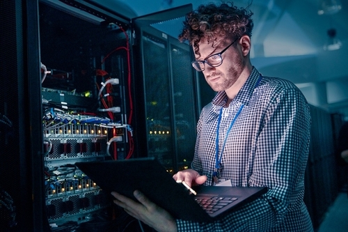 Cyberzagrożenia rosną. Firmy potrzebują wsparcia