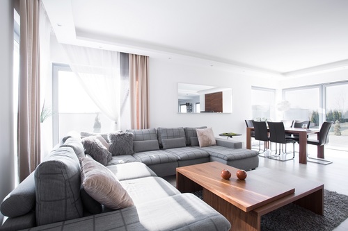 biel na ścianach zawsze będzie modna i stylowa