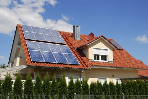 Czy polskie gospodarstwa domowe mogą się uniezależnić od rosnących cen prądu?