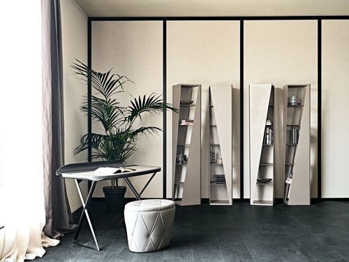 Ukojenie czy zachwyt technologią? Dwa dominujące kierunki we wnętrzach 2025