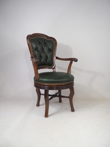 Współczesne fotele są potomkami historycznych tronów - krótki przegląd dostępnych modeli
