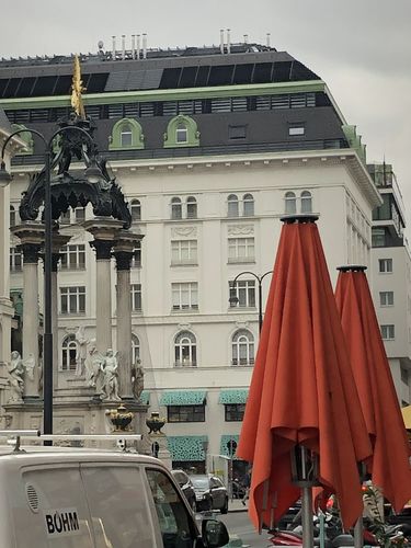 Nowoczesne nadbudowy w historycznych budynkach