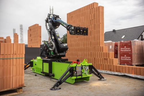 Pierwszy mur zbudowany przez robota w Polsce – Koronowo otwiera nową erę budownictwa Pierwszy mur zbudowany przez robota w Polsce – Koronowo otwiera nową erę budownictwa