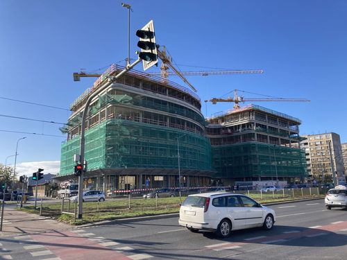 Trwa budowa wrocławskiego biurowca Infinity