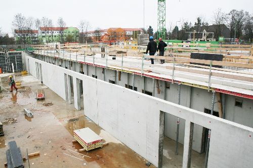 Wielkoformatowe płyty oraz sklejki - sposób na szalunki wielokrotnego użytku