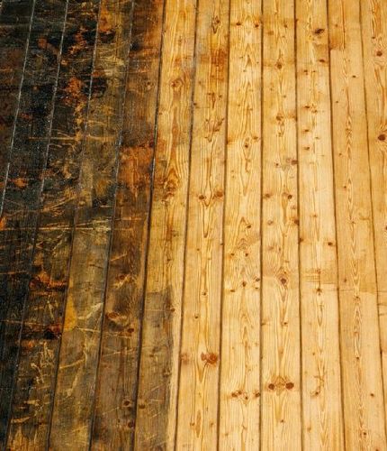 Jeśli Twój drewniany taras wymaga renowacji to podpowiadamy jak ją przeprowadzić krok po kroku