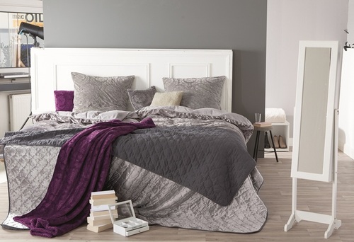 Koc, kt&oacute;ry ociepla nie tylko ciało. Jak stworzyć przytulne wnętrze zimą