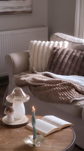 Jesień w czterech ścianach: jak stworzyć wnętrze, kt&oacute;re otula