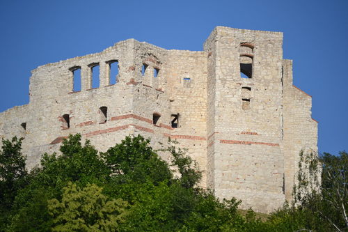 Renowacje kamiennych murów zamku królewskiego w Kazimierzu Dolnym