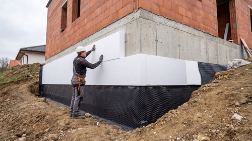 Uniwersalna izolacja: styropian na fundamenty, ściany i dach