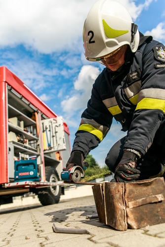 Używając profesjonalnych narzędzi Bosch strażacy mają pewność, że sprzęt nie zawiedzie ich w najbardziej nieoczekiwanym momencie.