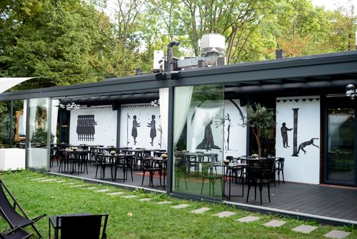 Warszawa zyskuje KLONN: restauracja i salon sztuki architekta Mirosława Nizio