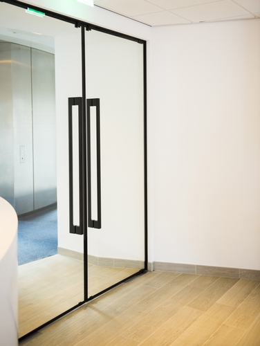  Nowa linia ognioochronnych drzwi wykonanych ze szkła Lunax Contraflam (Pyro, Vetro i Porta) zapewnia niezwykły design, optymalną przejrzystość oraz wysoką jakość wykonania
