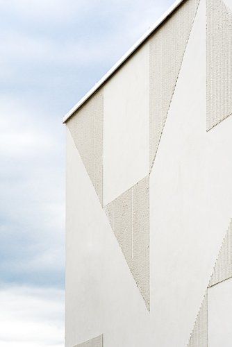 Centrum Aktywności Lokalnej we Wrocławiu - minimalistyczna architektura z przewagą funkcjonalizmu