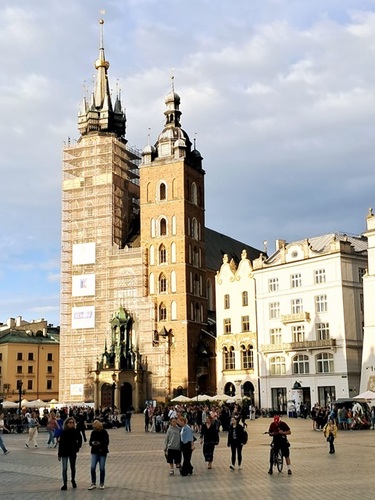 Druga Fabryka AI w Polsce – nowa inwestycja AGH i Ministerstwa Cyfryzacji