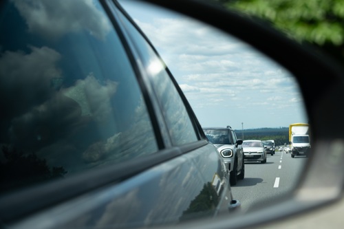 Odstęp to szacunek – kampania „Nie zderzakuj” na rzecz bezpiecznych dróg