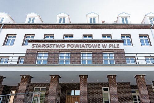 Gmach Starostwa Powiatowego w Pile zwycięską fasadą roku zdaniem internautów