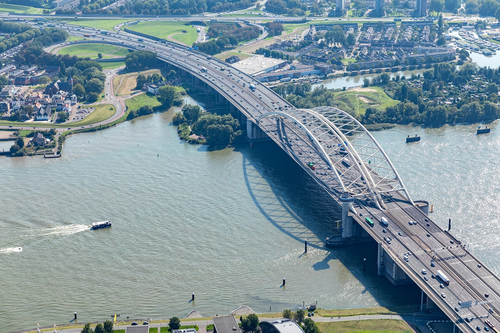 Polski zespół uczestniczy w renowacji holenderskiego Van Brienenoordbrug, największego podwójnego mostu łukowego w Europie
