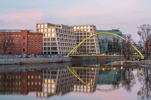 Wrocław zyskuje nową wizytówkę. Apartamentowce, które wpisują się w krajobraz Odry