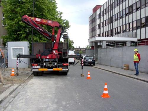 Należy odpowiednio zaplanować drogę, aby nie występowały takie sytuacje, w których nagle może pojawić się zakaz wjazdu czy wąski przejazd,