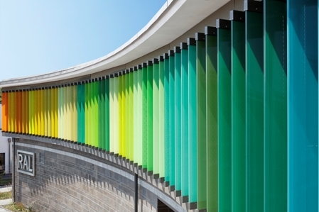 Fasada nowej, energooszczędnej siedziby Instytutu RAL w Bonn
