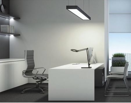 Efektywna i komfortowa praca w dobrze oświetlonym biurze