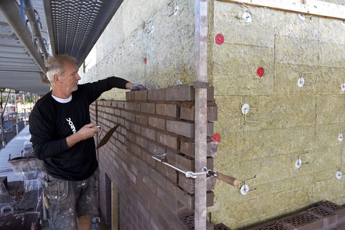 Jak przeprowadzić kompleksową izolację budynku i instalacji?