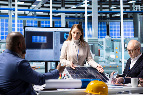 Moduły fotowoltaiczne do firmy – jak planować instalację pod większe zużycie energii?