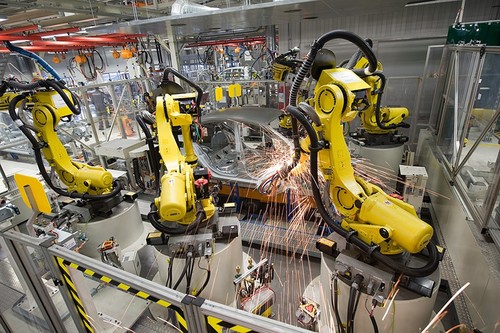 	 Roboty jako nowi pracownicy fabryk