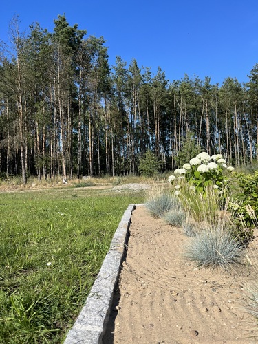 Granit w nawierzchniach, schodach i obrzeżach ogrodowych